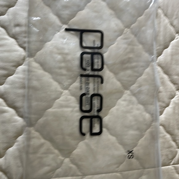 Skirt and top set made by Per se. - Picture 8 of 8